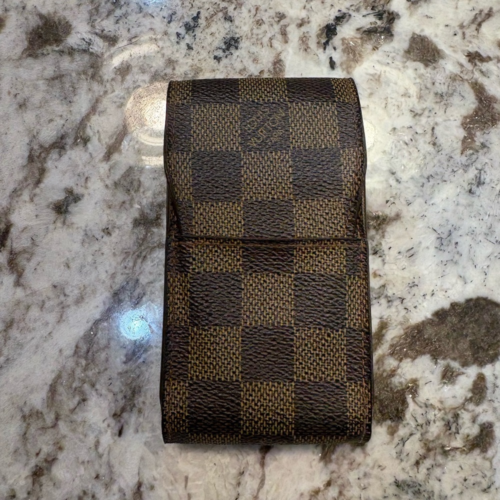 EUC Louis Vuitton Brown Damier cigarette holder